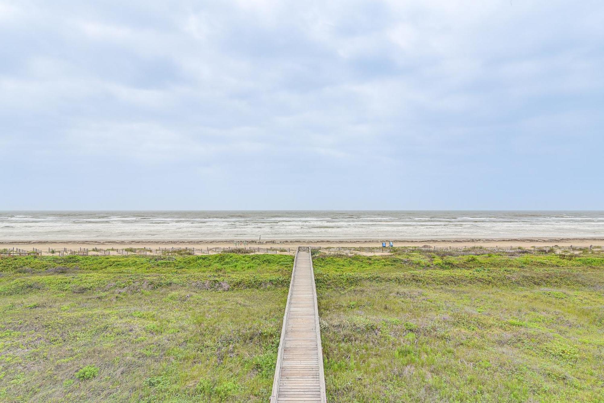 Beachfront Texas Retreat - 2 Decks, Patio And Views! Surfside Beach Esterno foto