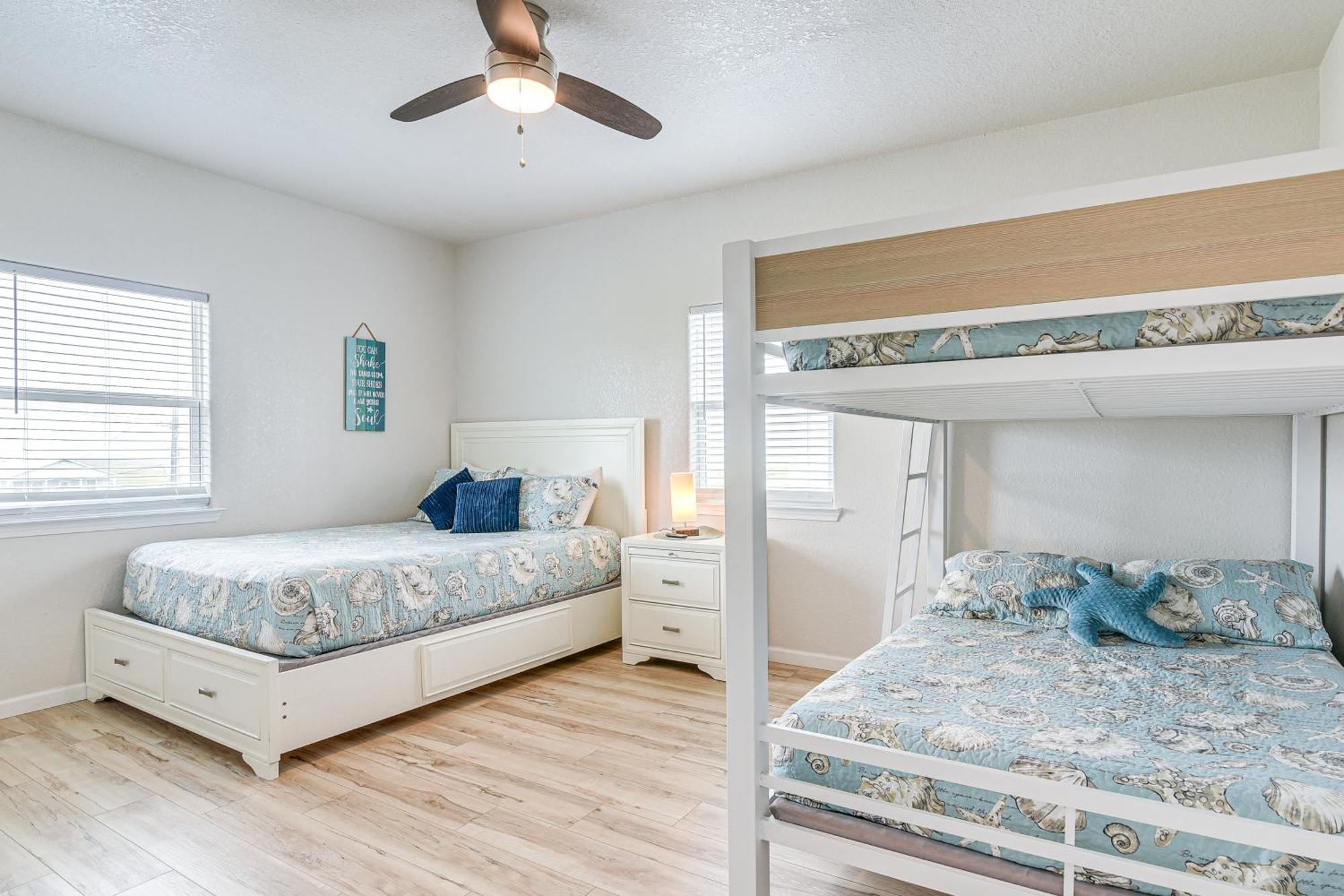 Beachfront Texas Retreat - 2 Decks, Patio And Views! Surfside Beach Esterno foto