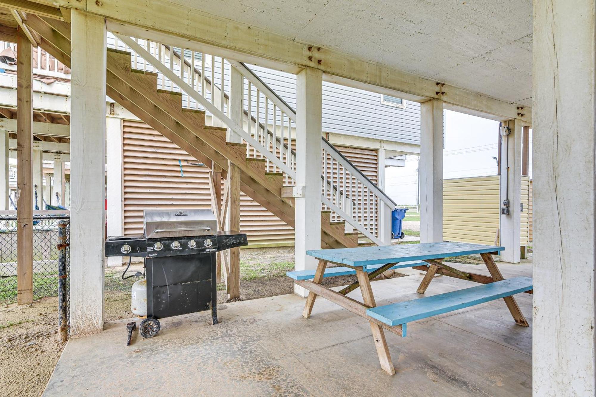 Beachfront Texas Retreat - 2 Decks, Patio And Views! Surfside Beach Esterno foto